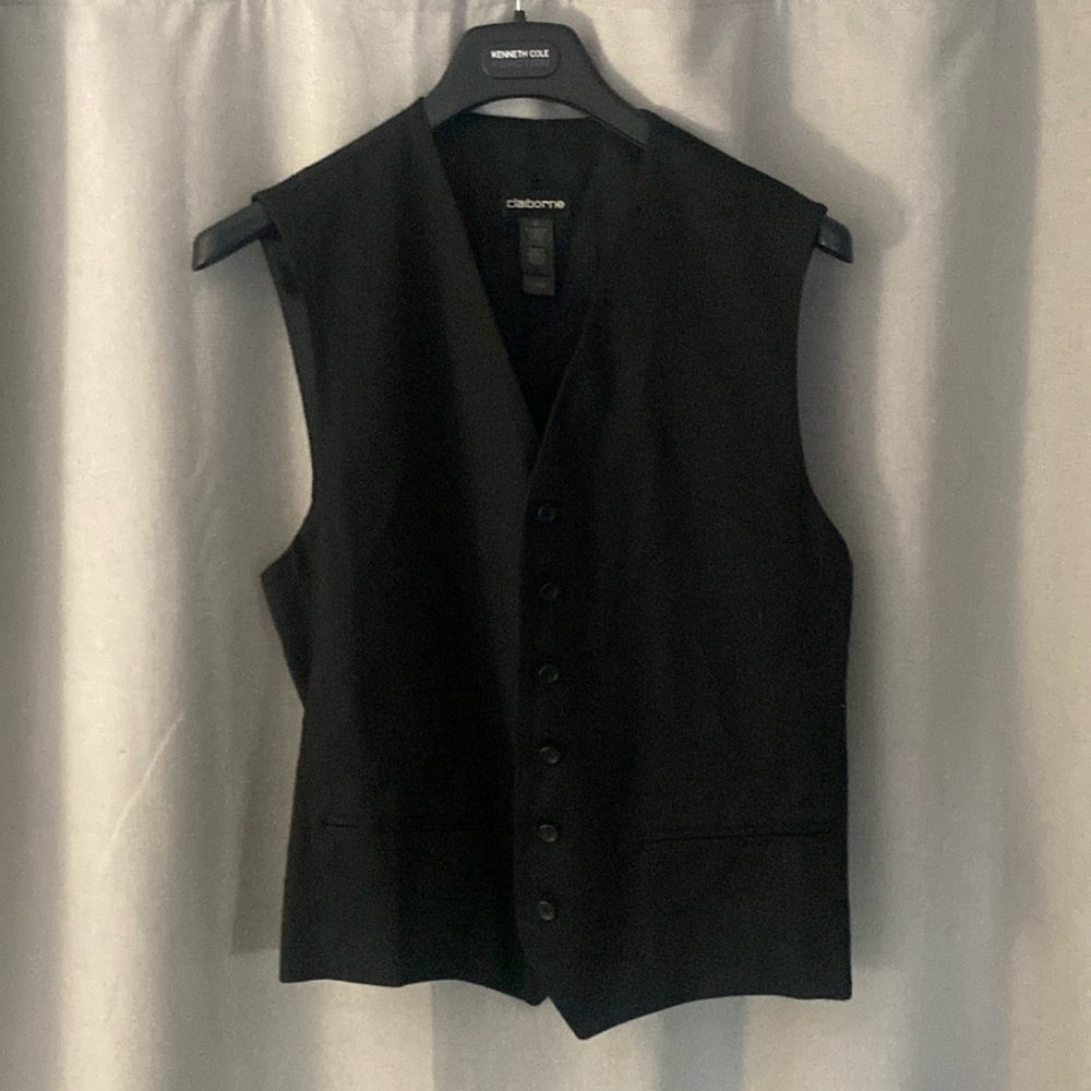 Men’s vest black size medium